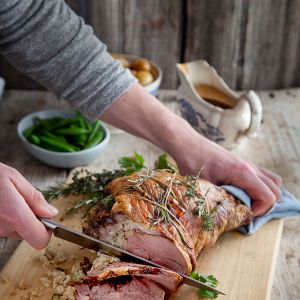 SUNDAY-KEVIN-Stuffed-Leg-of-Lamb_9523.jpg